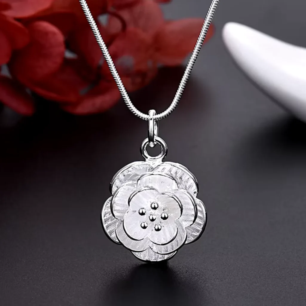 Collar Con Colgante Flor De Rosa