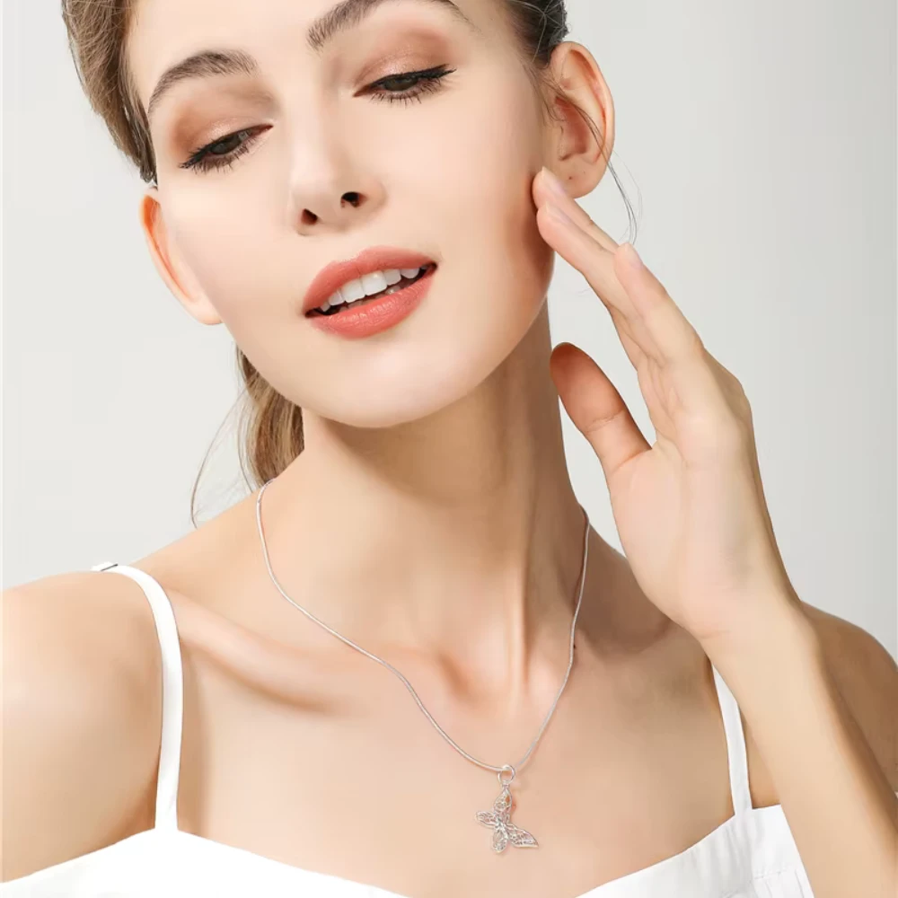 Collar Con Colgante De Mariposa Mano Collar Con Colgante De Mariposa Mano