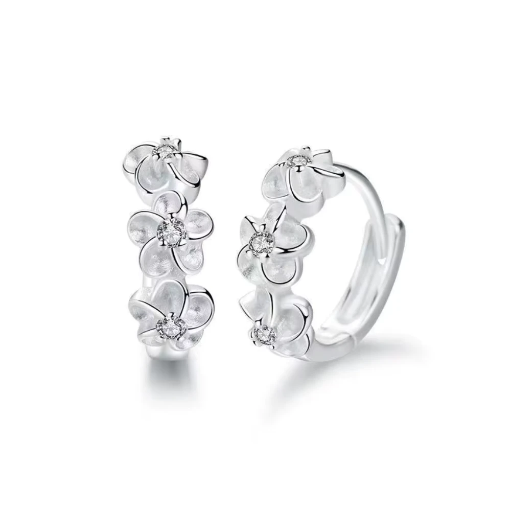 Aros flor camelia con circonita 8 mm — silverglam Aros flor camelia con circonita 8 mm — silverglam