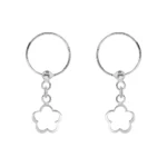 Aros de plata 925 argolla con relieve de flor derecha Aros de plata 925 argolla con relieve de flor derecha