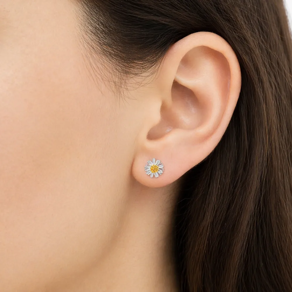 Aros de plata 925 pequeñas margaritas modelo Aros de plata 925 pequeñas margaritas modelo