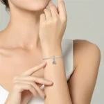 Charm dije símbolo de las tres reliquias mano Charm dije símbolo de las tres reliquias mano