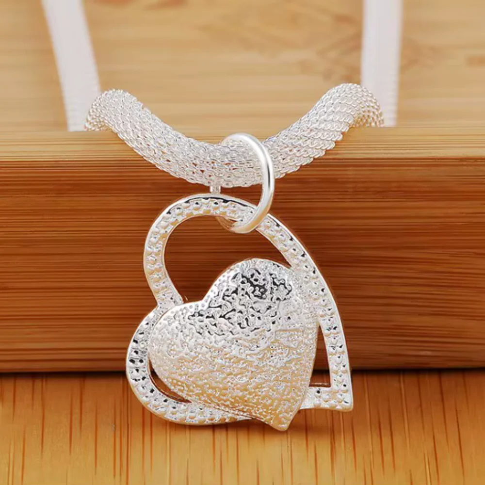 Collar malla plateado con colgante corazón madera Collar malla plateado con colgante corazón madera