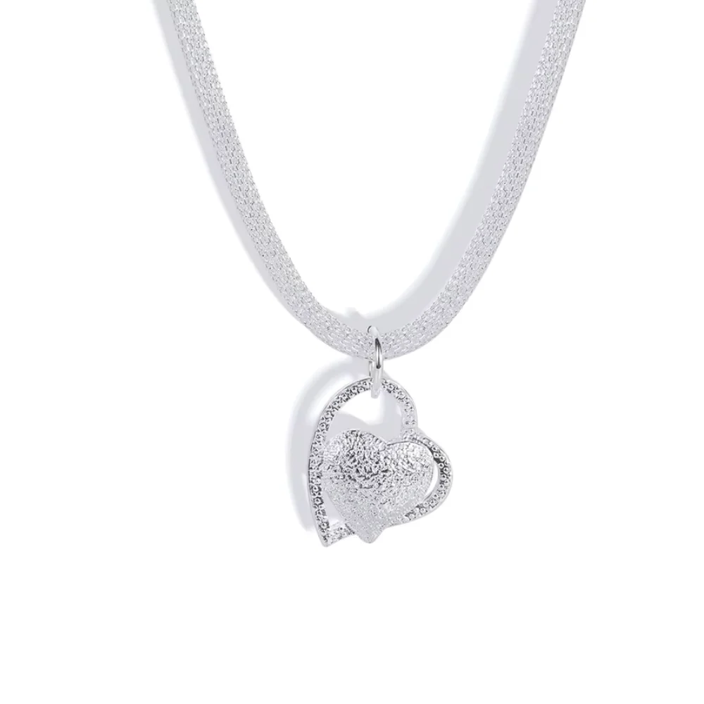 Collar malla plateado con colgante corazón derecha Collar malla plateado con colgante corazón derecha