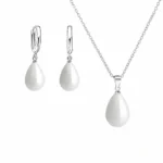 Conjunto collar y aros con perla gota de agua derecha Conjunto collar y aros con perla gota de agua derecha