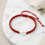 Pulsera de macramé roja con figura de plata 925 estrella marmol Pulsera de macramé roja con figura de plata 925 estrella marmol