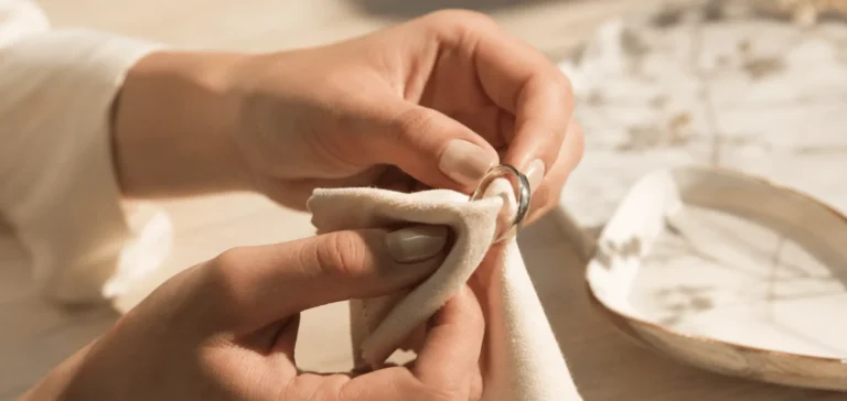 Cómo cuidar y limpiar tus joyas de plata 925 en casa Cómo limpiar joyas de plata 925 en casa