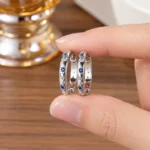 Aros argolla huggie estrellas y lunas azules presentacion Aros argolla huggie estrellas y lunas azules presentacion